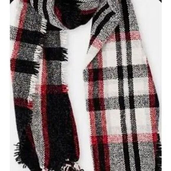 STYLE & CO. - NWT Macy's Soft Chenille Plaid Scarf w/Fringe - 64" x 13" - Picture 10 of 13